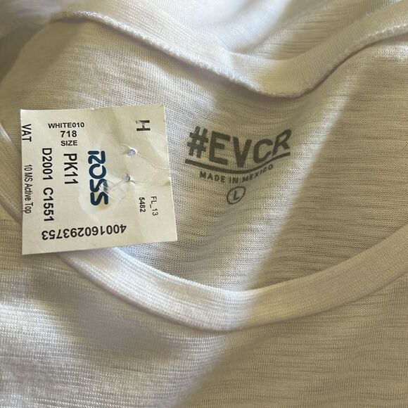 NWT Graphic “Never Give Up”Women's White Graphic Woven Side Tank Top L - Picture 8 of 8